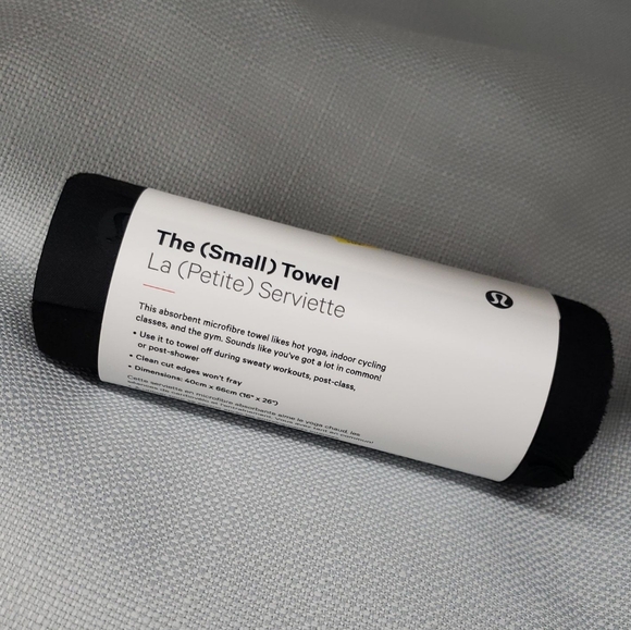 COPY - 🎀 BNWP 🎀 Lululemon The (small) Towel. (Six available) - Picture 2 of 5